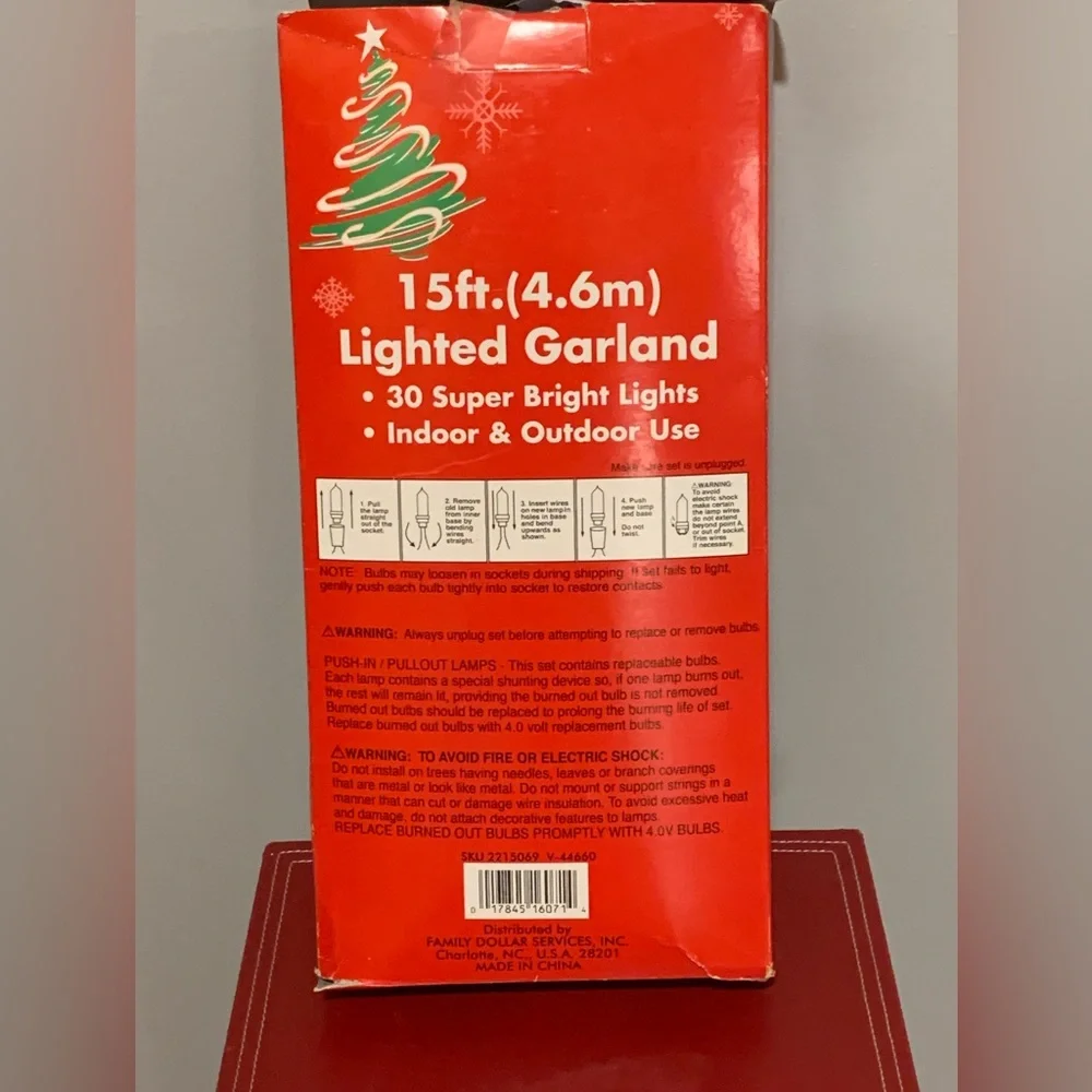 Lighted Garland 15ft. (4.6m), 30 Super Bright Lights, Indoor & Outdoor Use, New!